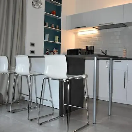 Lägenhet Ithaki -elegant Apartment-free Parking- Free Wi-fi Milano
